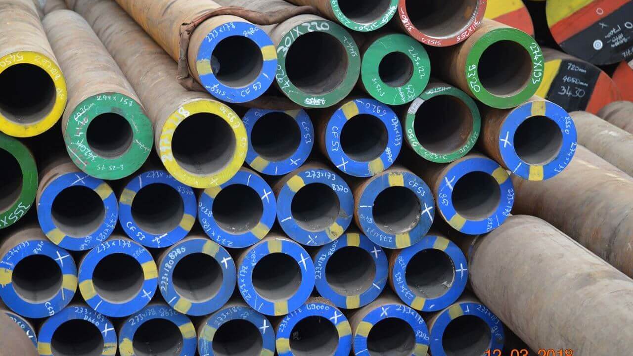 Choosing the Right Material for Pipes and Round Bars
